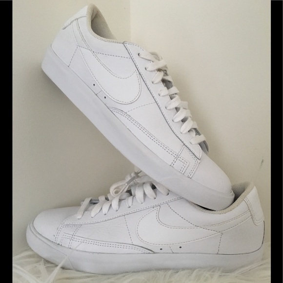 🆕 UNISEX LEATHER NIKE SNEAKERS 🆕 - Picture 8 of 13